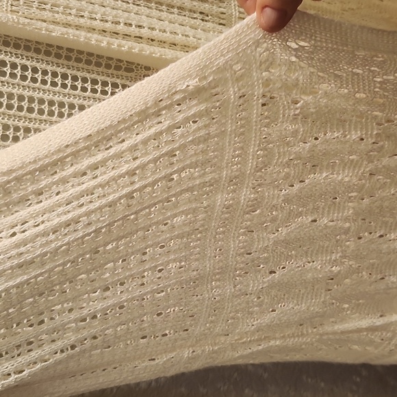 Long sleeved dressy sweater Size Med - Picture 3 of 4